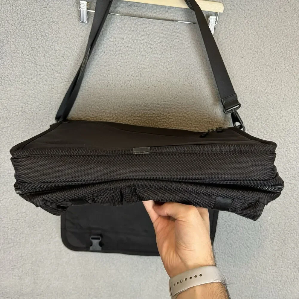 Tumi good used